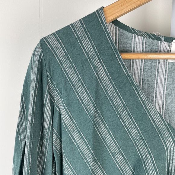 By Together Boutique Green Stripe Twist Front Top Blouse‎ Bell Sleeve Boho Small - Picture 4 of 7